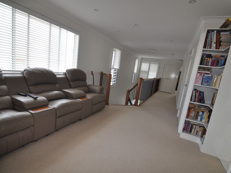 73 Richard St, Lota QLD 4179