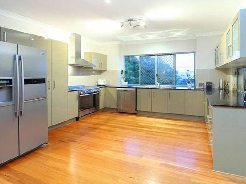 71 Moreton Ave, Wynnum QLD 4178
