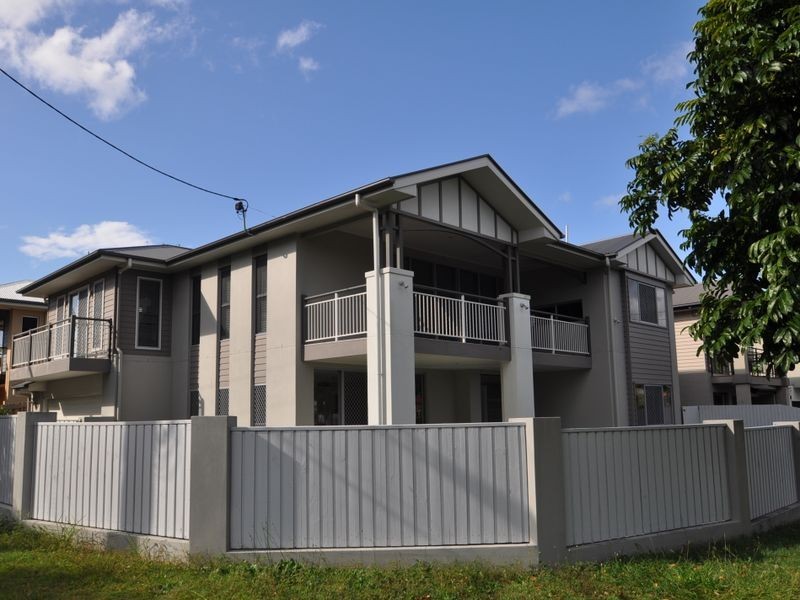 71 Moreton Ave, Wynnum QLD 4178