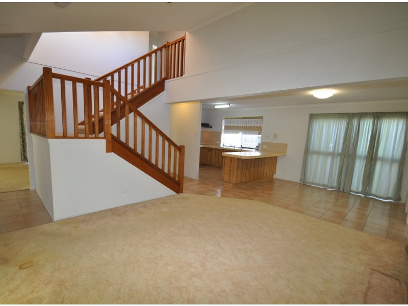 12 Whites Road, Manly West QLD 4179