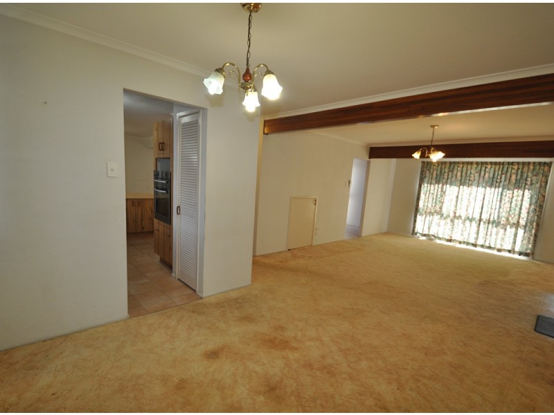 12 Whites Road, Manly West QLD 4179