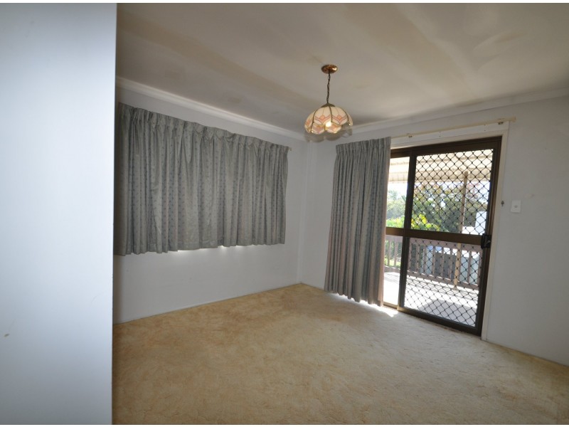 12 Whites Road, Manly West QLD 4179