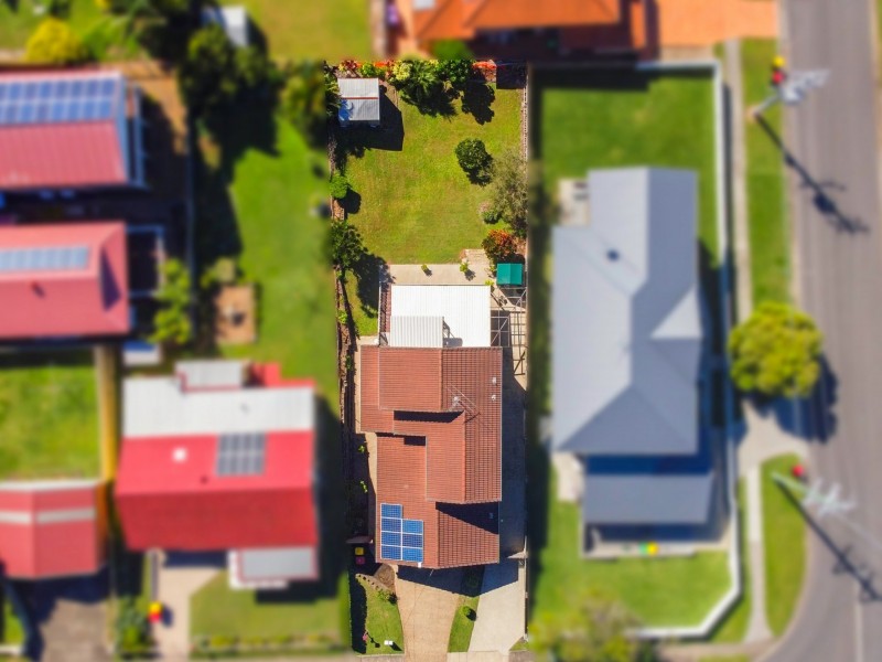 12 Whites Road, Manly West QLD 4179