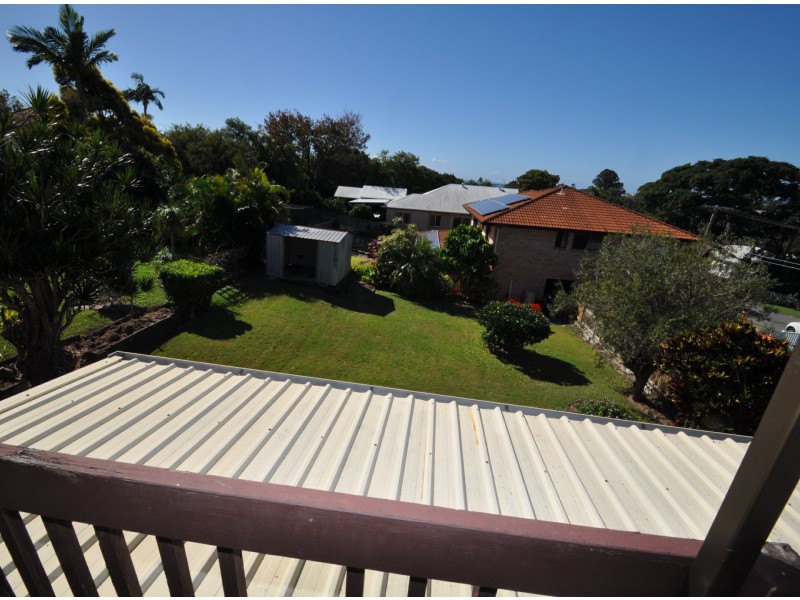12 Whites Road, Manly West QLD 4179