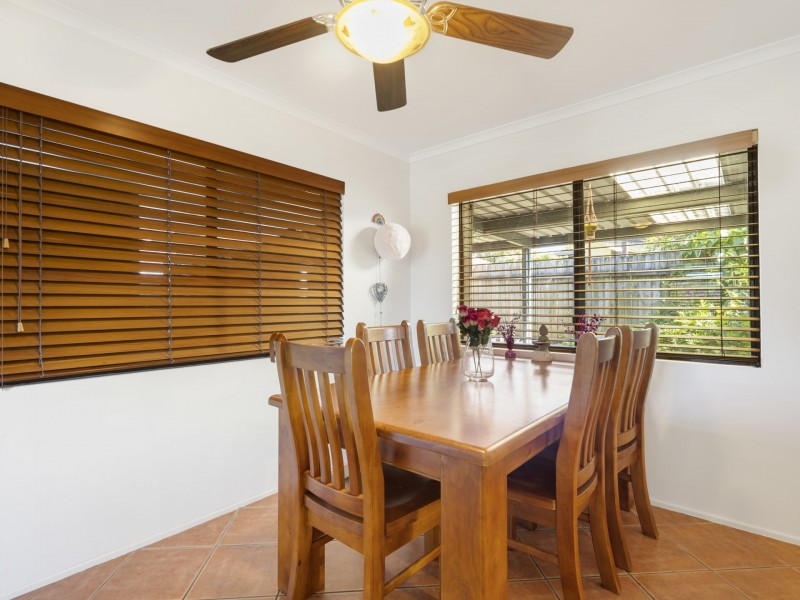 33 Gateway Street, Wynnum West QLD 4178