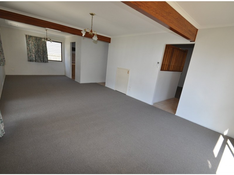 12 Whites Road, Manly West QLD 4179