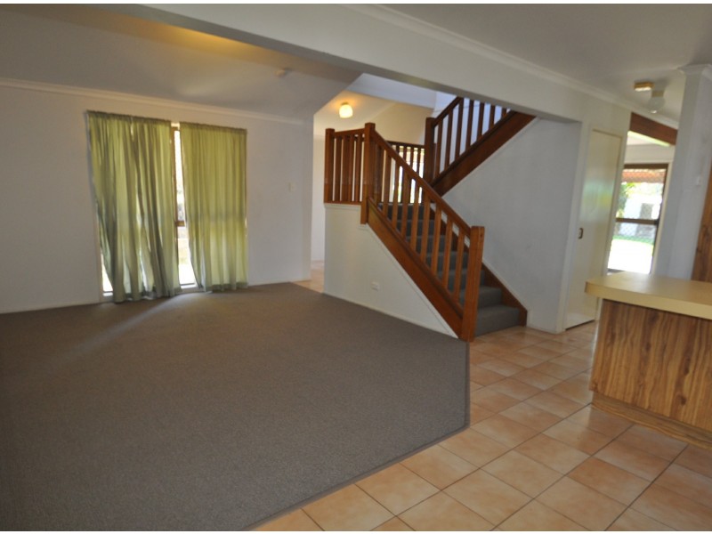 12 Whites Road, Manly West QLD 4179