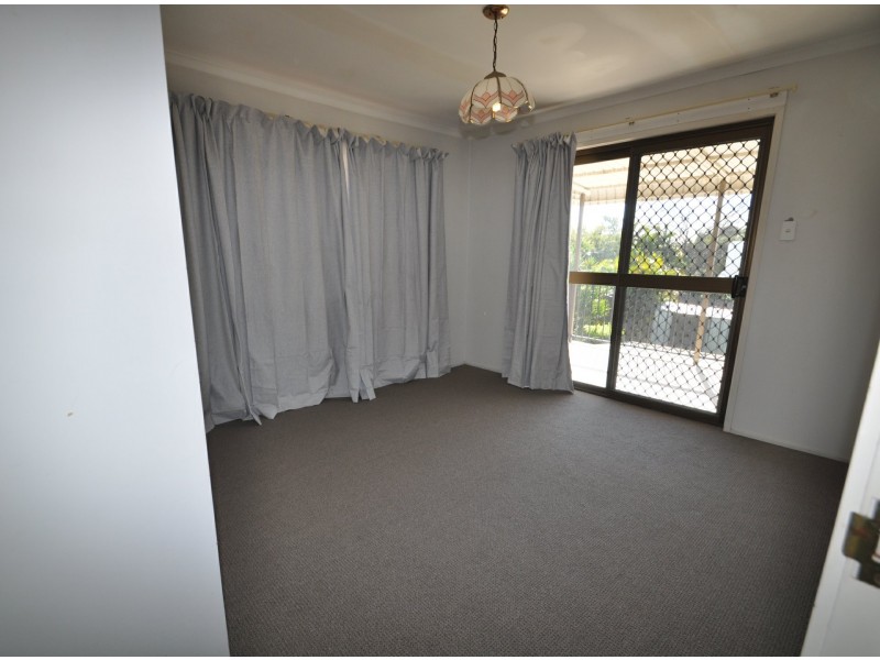 12 Whites Road, Manly West QLD 4179