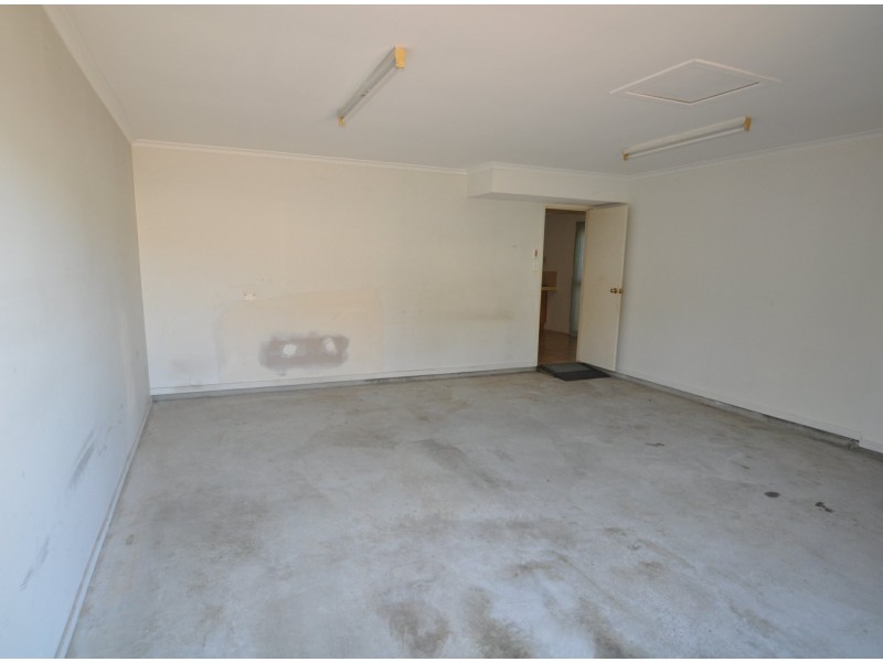 12 Whites Road, Manly West QLD 4179