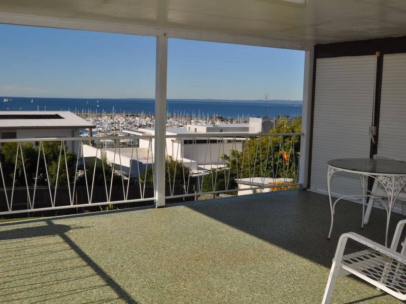 36 Oceana Tce, Manly QLD 4179