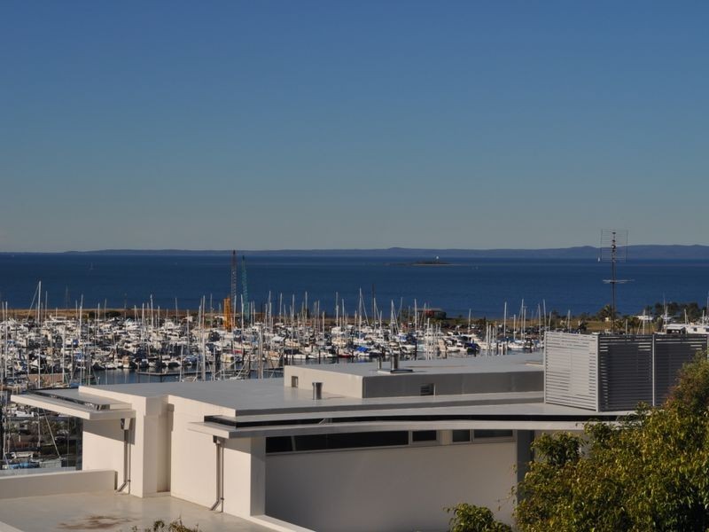 36 Oceana Tce, Manly QLD 4179