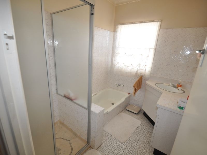 36 Oceana Tce, Manly QLD 4179