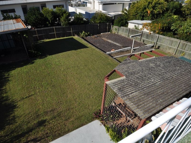 36 Oceana Tce, Manly QLD 4179