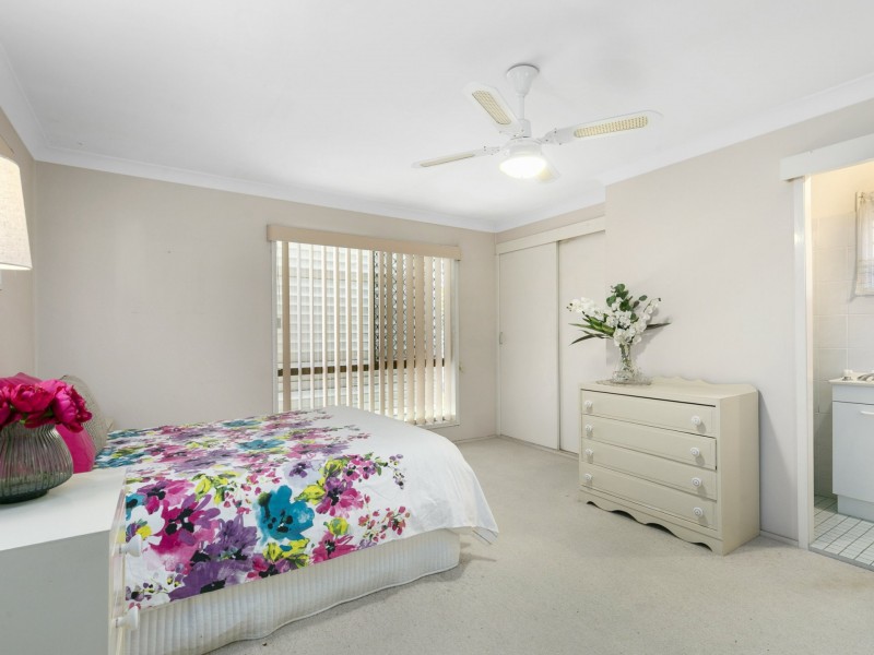 16 Plaza St, Wynnum West QLD 4178