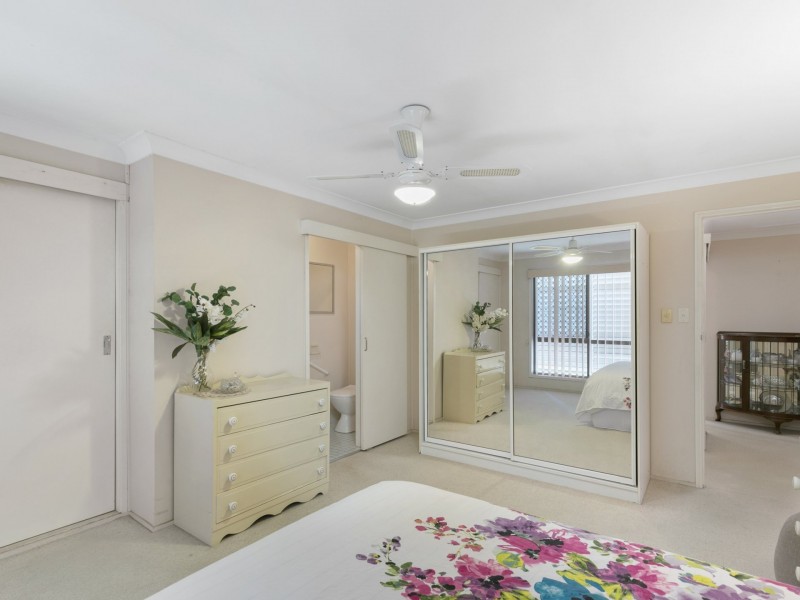 16 Plaza St, Wynnum West QLD 4178