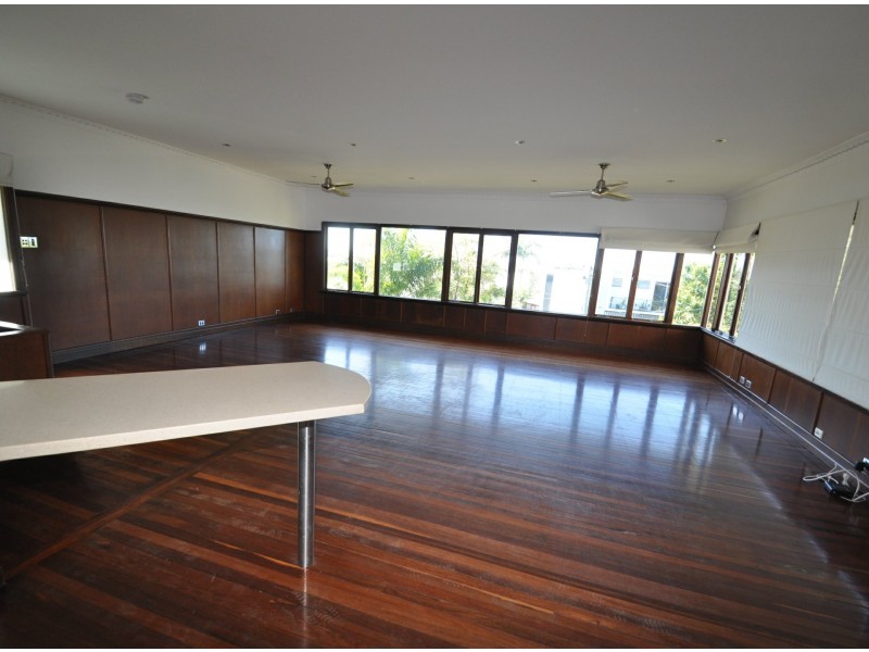 22 Benalla St, Manly QLD 4179