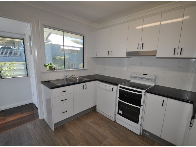 76 Penfold Parade, Wynnum QLD 4178