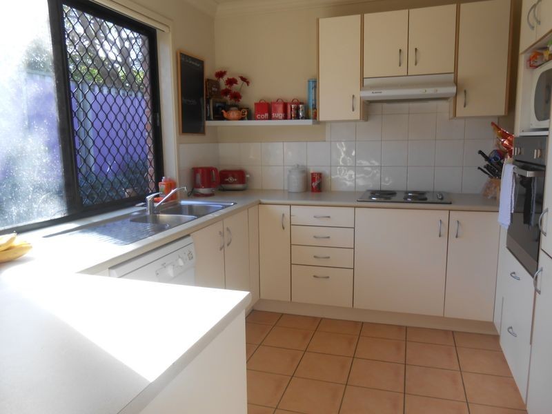 7 Holland Crescent, Wynnum West QLD 4178