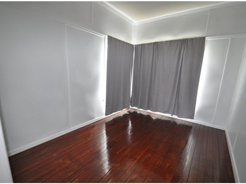 11 Drayton Tce, Wynnum QLD 4178