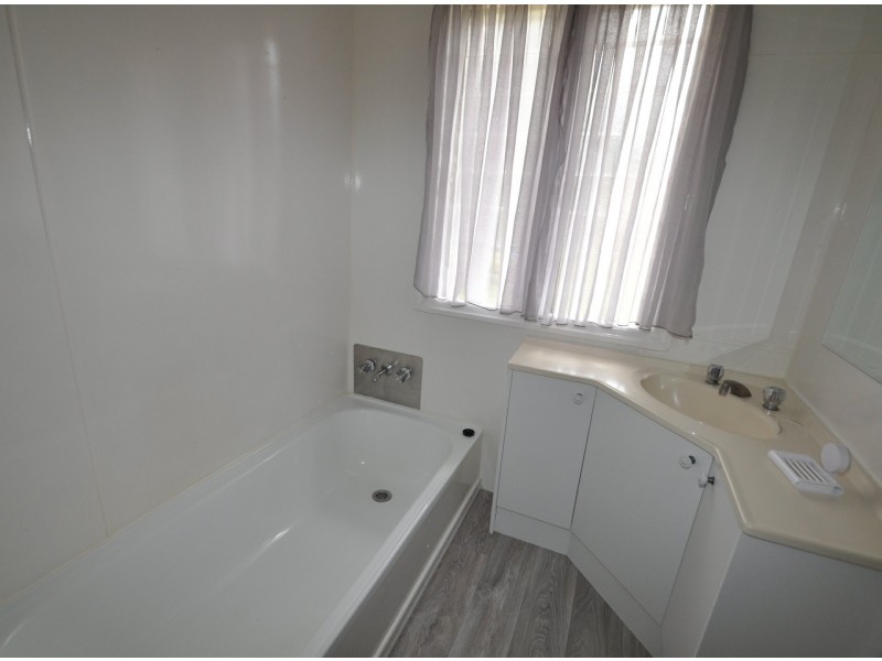 11 Drayton Tce, Wynnum QLD 4178