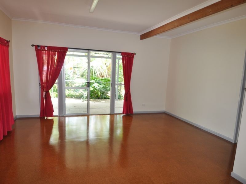 6 Crown St, Wynnum QLD 4178