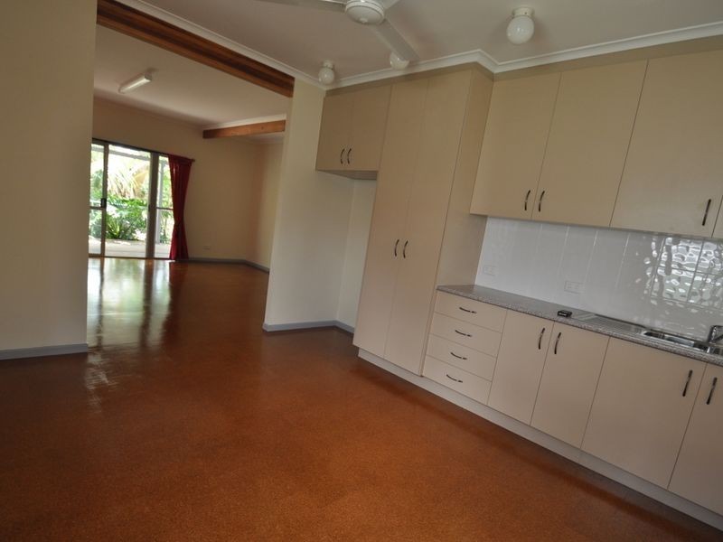 6 Crown St, Wynnum QLD 4178