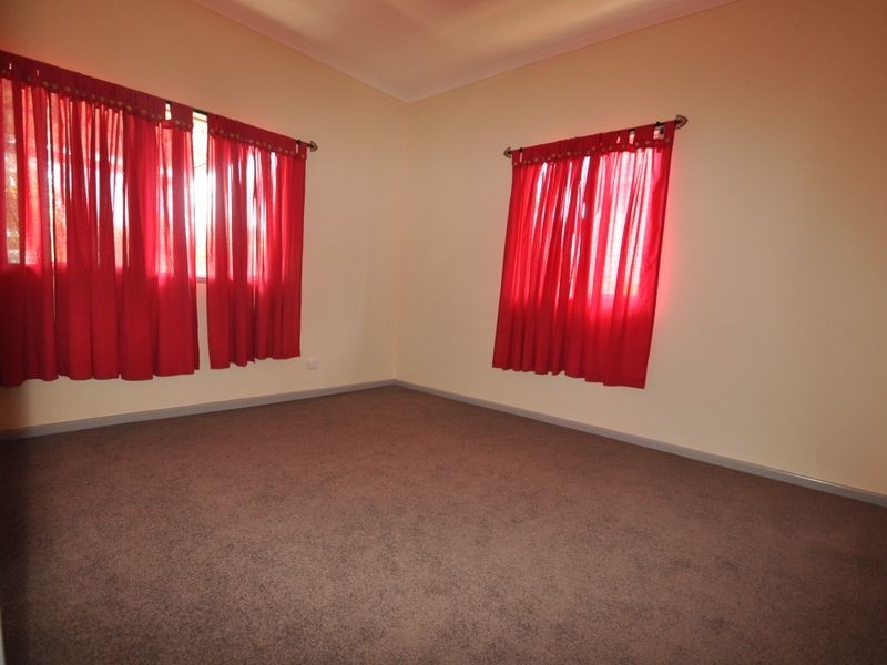 6 Crown St, Wynnum QLD 4178