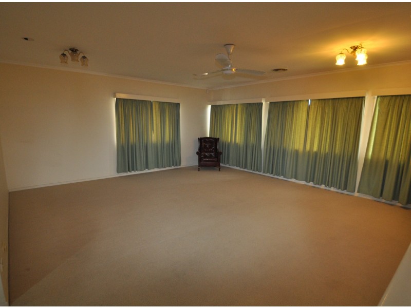 9 Montrose Pde, Wynnum West QLD 4178