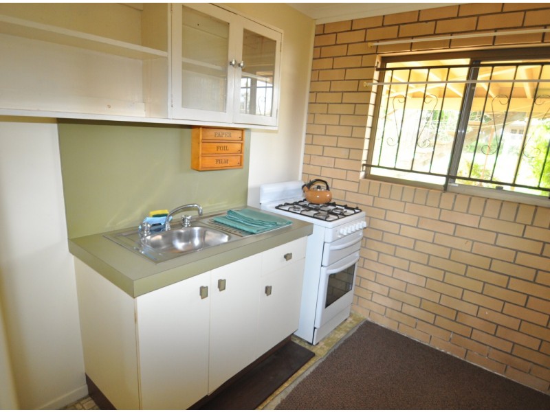 9 Montrose Pde, Wynnum West QLD 4178