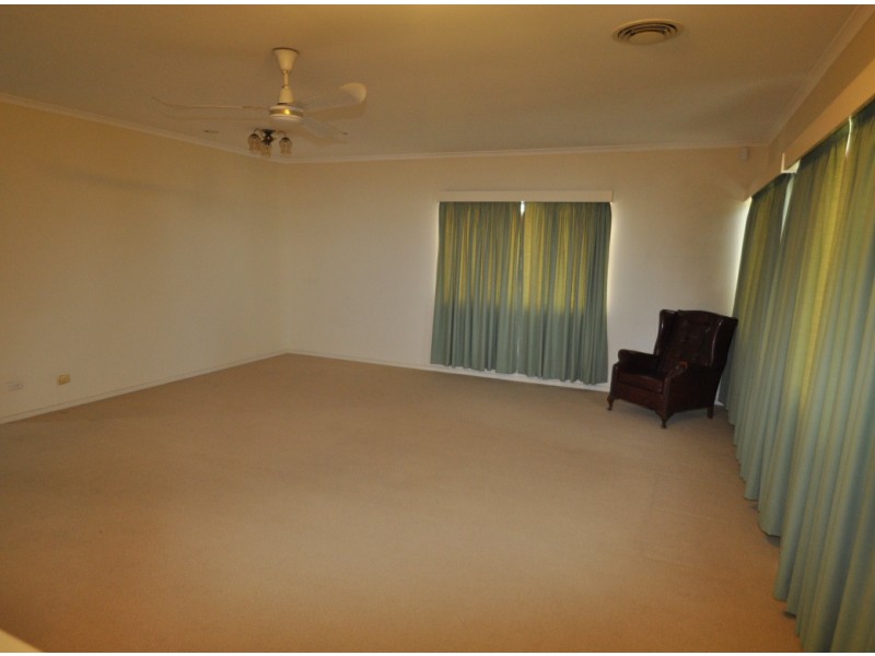 9 Montrose Pde, Wynnum West QLD 4178