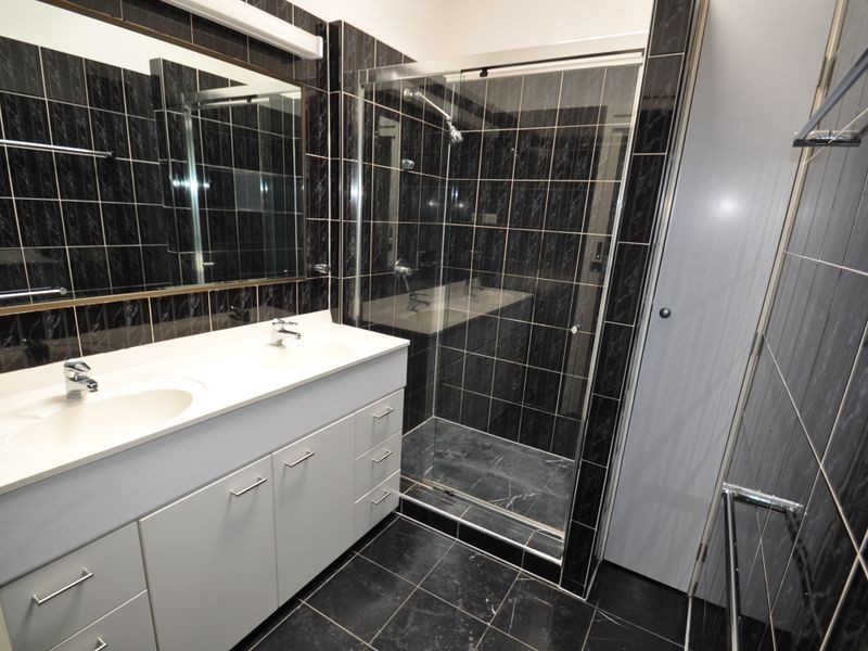 187 McIlwratih Ave, Norman Park QLD 4170