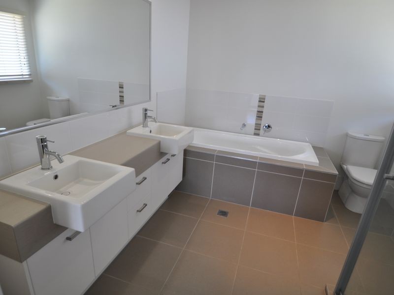 21 Cedar Street, Wynnum QLD 4178