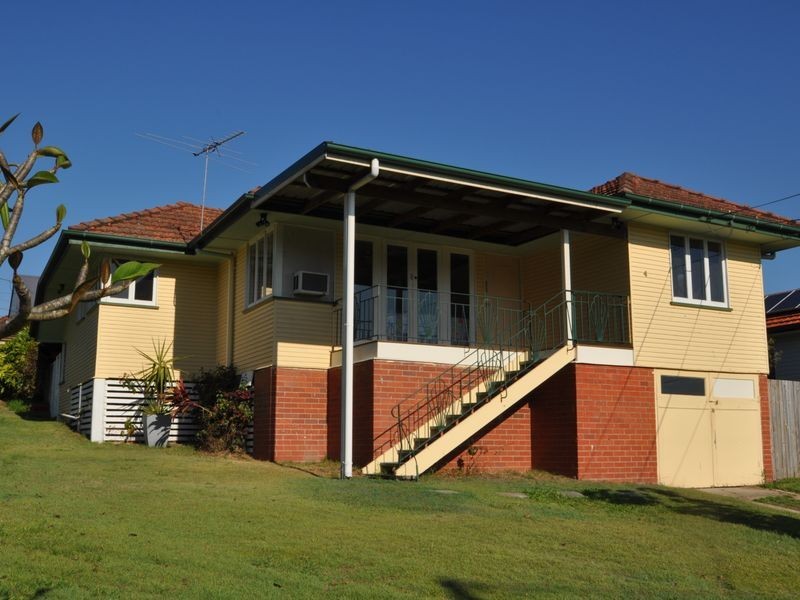 4 Wyeth Street, Wynnum QLD 4178