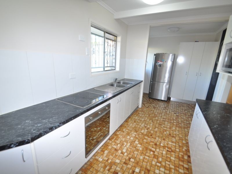 10 Tingalpa Street, Wynnum West QLD 4178