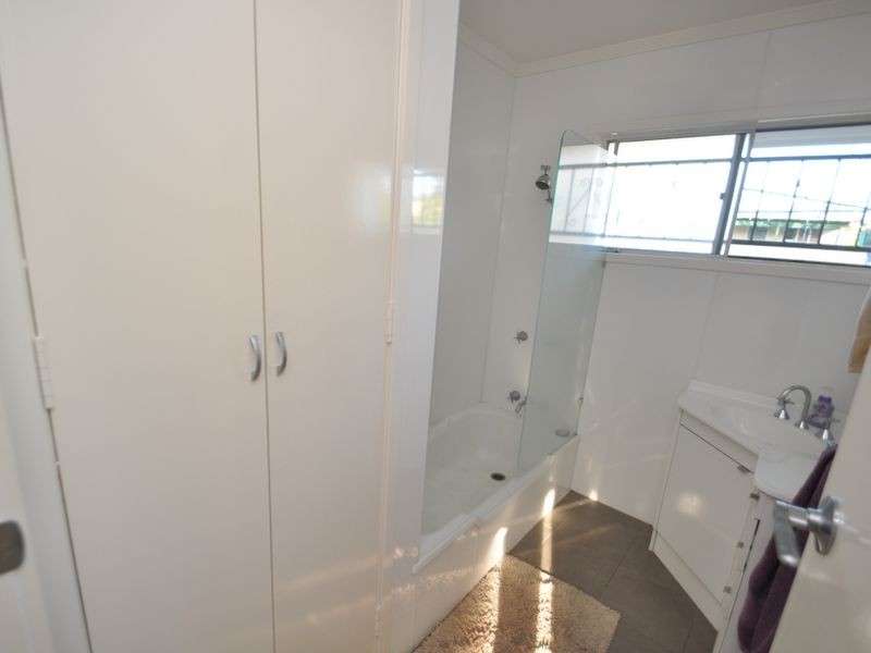 10 Tingalpa Street, Wynnum West QLD 4178