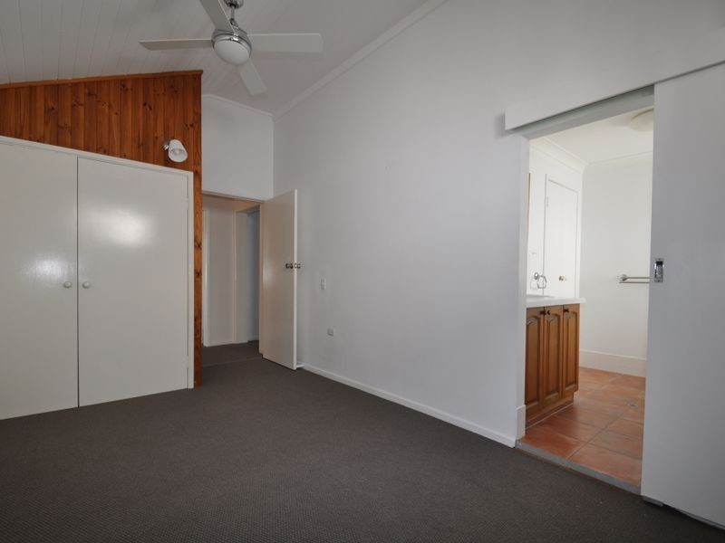 55 Waterloo Esplanade, Wynnum QLD 4178