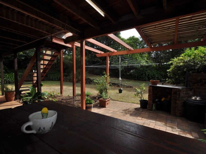 6 Yaringa St, Manly West QLD 4179