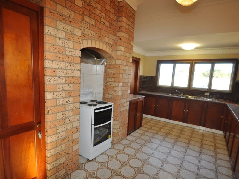 10 Preston Road, Manly QLD 4179