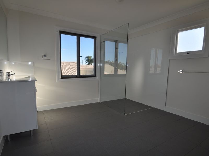 10 Preston Road, Manly QLD 4179