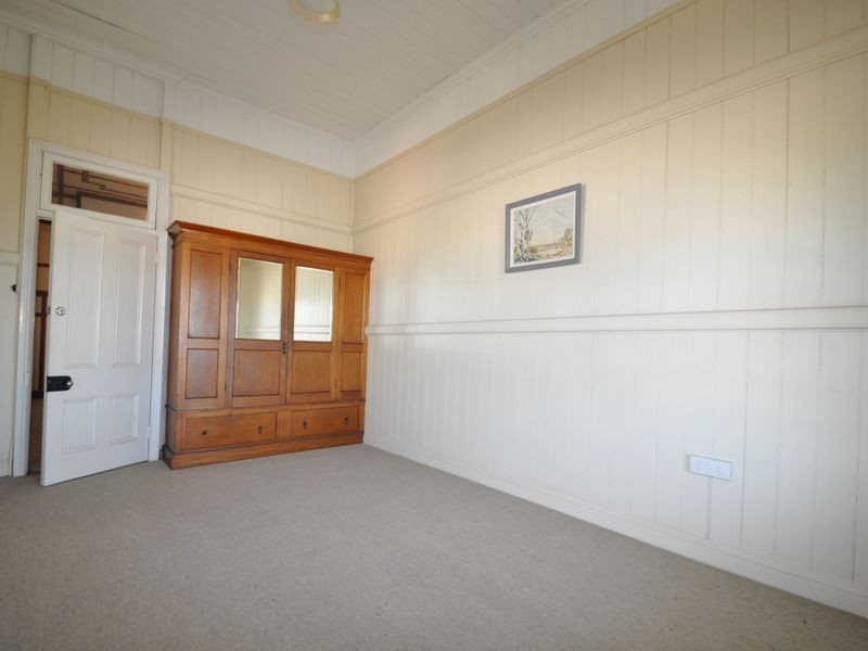 10 Preston Road, Manly QLD 4179