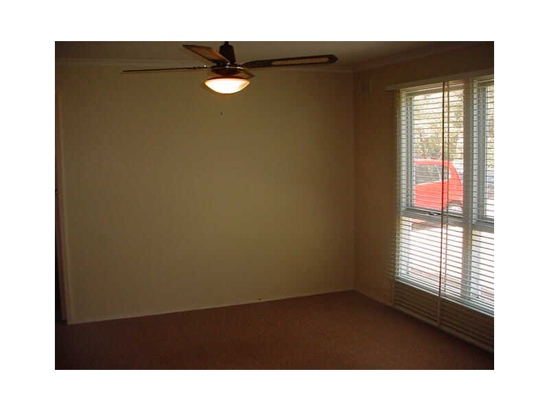 15 Russell Street, Evanston Park SA 5116