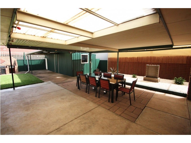 4 President Avenue, Andrews Farm SA 5114