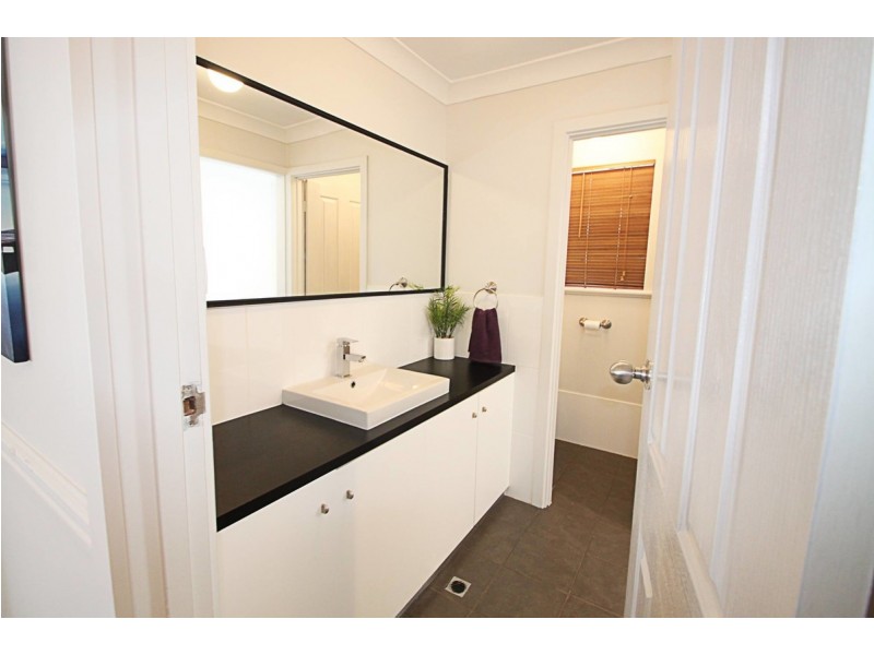 4 President Avenue, Andrews Farm SA 5114