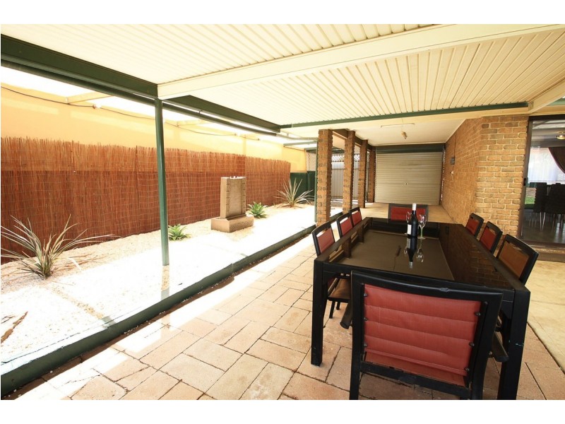 4 President Avenue, Andrews Farm SA 5114