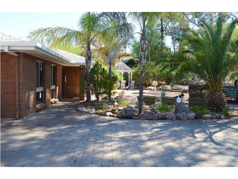 9 Burrows Street, Willaston SA 5118