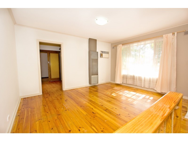 6 Heather Drive, Ridgehaven SA 5097