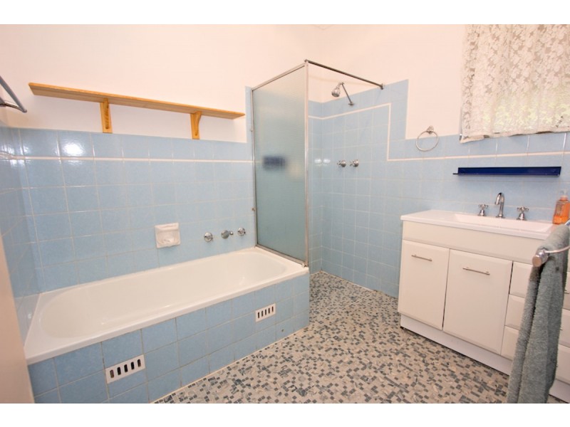 6 Heather Drive, Ridgehaven SA 5097