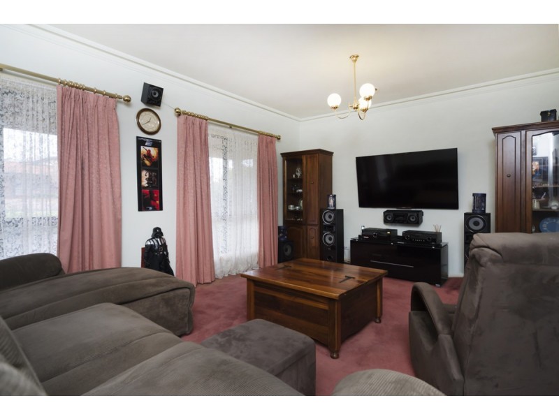 5 Thiele Crescent, Evanston Park SA 5116