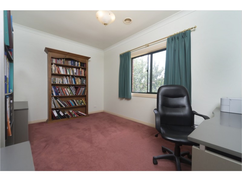 5 Thiele Crescent, Evanston Park SA 5116