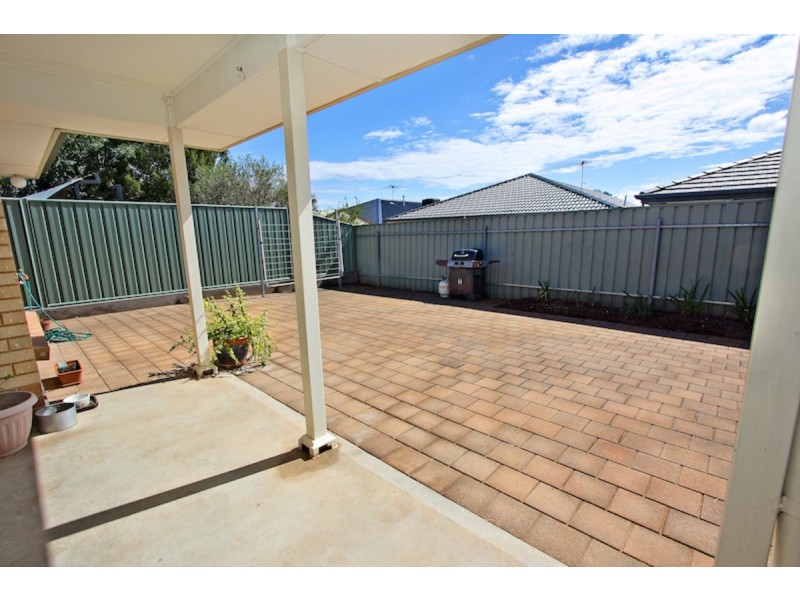 16 Potts Road, Evanston Park SA 5116